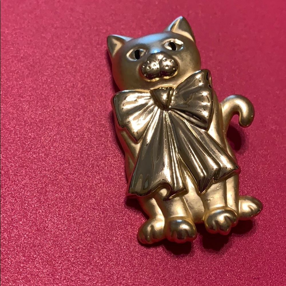 Brooch